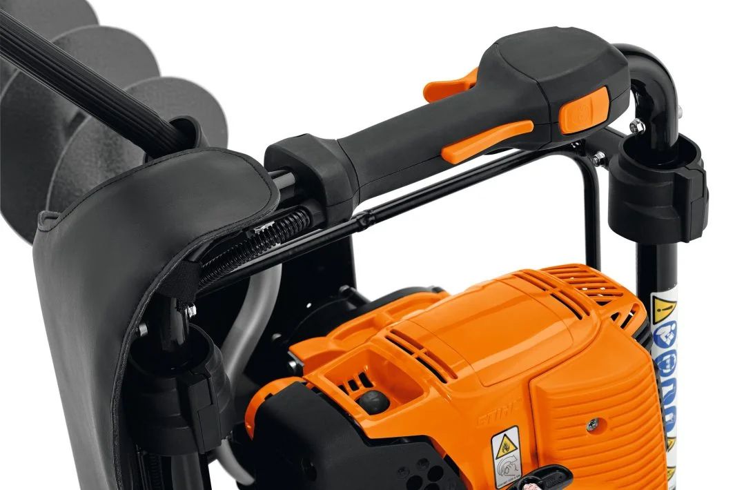 STIHL - 4313-011-2120 - Trivella per terra BT 131 1.9 hp con freno