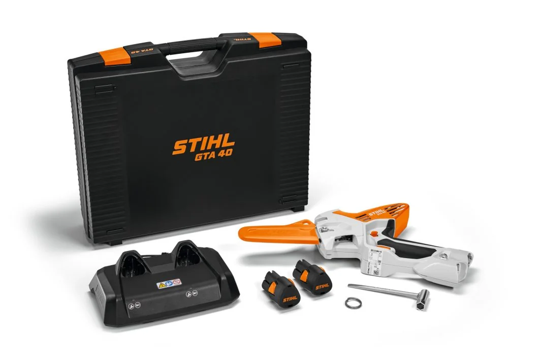 STIHL - GA04-011-6918 - Troncatrice a batteria GTA 40 21.6 V set con 2x batterie AS 2 e AL 5-2 caricabatterie