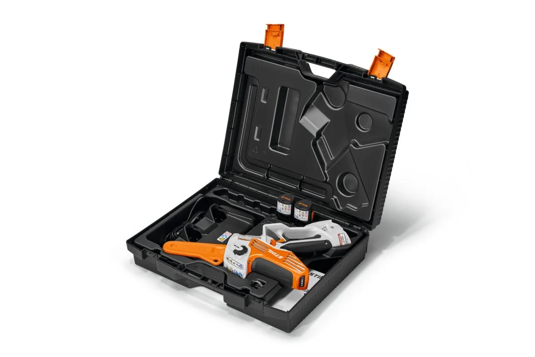 STIHL - GA04-011-6918 - Troncatrice a batteria GTA 40 21.6 V set con 2x batterie AS 2 e AL 5-2 caricabatterie