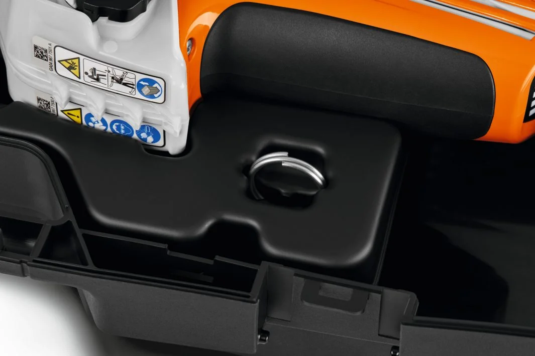 STIHL - GA04-011-6918 - Troncatrice a batteria GTA 40 21.6 V set con 2x batterie AS 2 e AL 5-2 caricabatterie