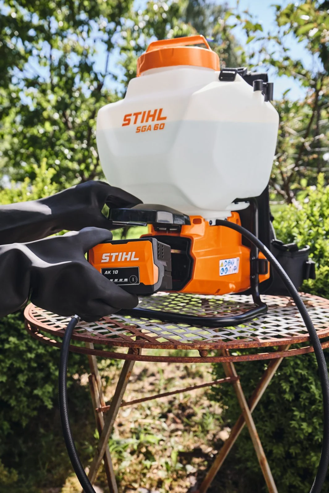 STIHL - SA10-011-7014 - Irroratrice a batteria SGA 60 set batteria e caricabatterie